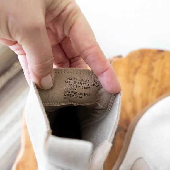 STEVE MADDEN CHELSY BEIGE CHELSEA ANKLE BOOTIES SZ 9.5 - Picture 8 of 8